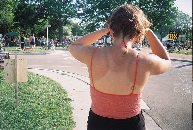 20. Даже несколько тонов загара 20. Даже несколько тонов загара загар, люди